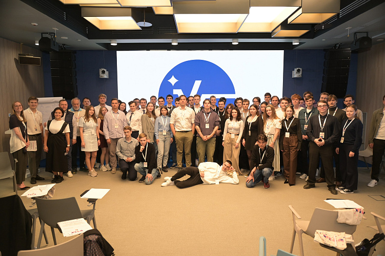 Участники деловой игры «Научный капитал» разработали решения для кризисов разных эпох